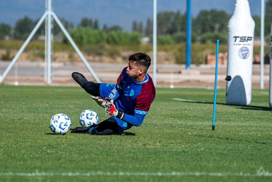 Home 7 8 Essential Goalkeeper Positioning Tips for Youth Soccer Players