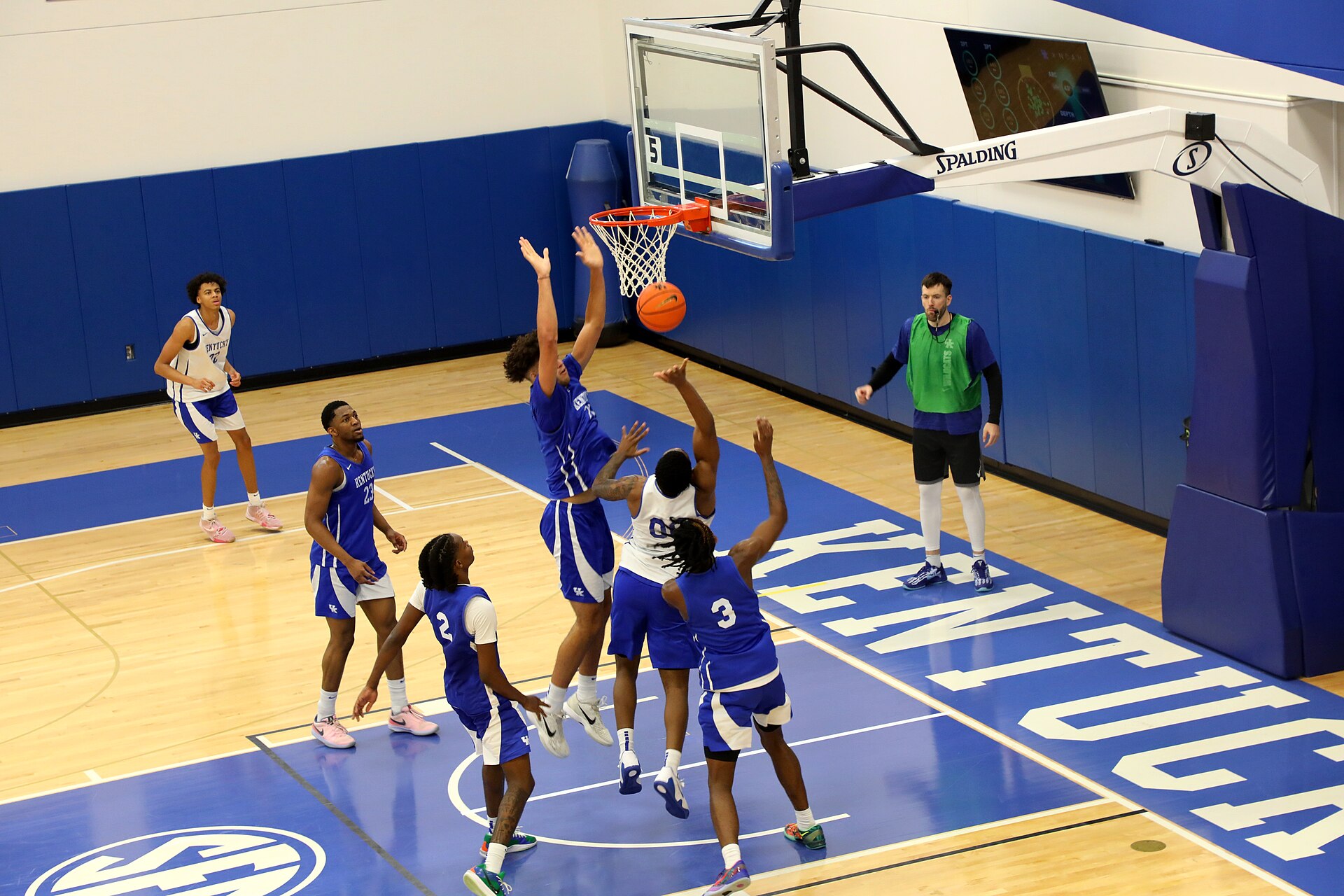 How to Run a Basketball Practice Without a Full Court 2 Basketball practice without a full court