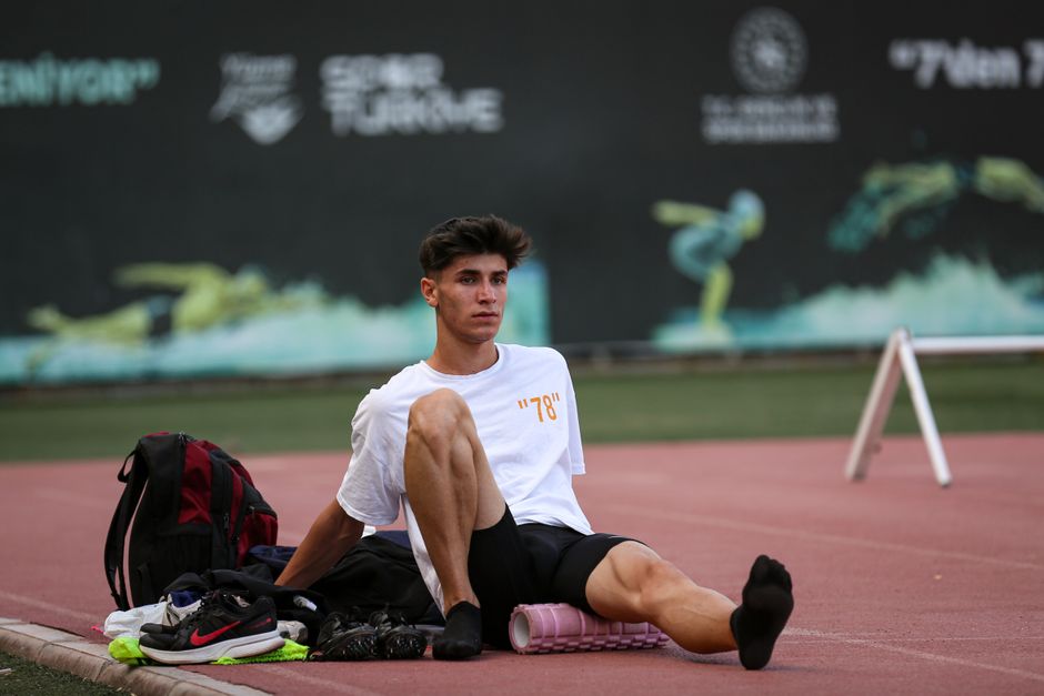 Foam rolling for teen athletes