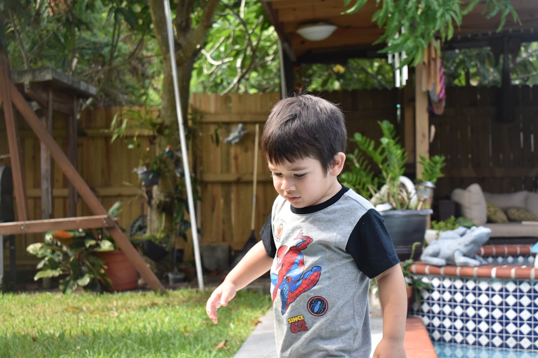 Soccer Dribbling Drills for Kids at Home: 7 Backyard Workouts 1 Soccer dribbling drills for kids