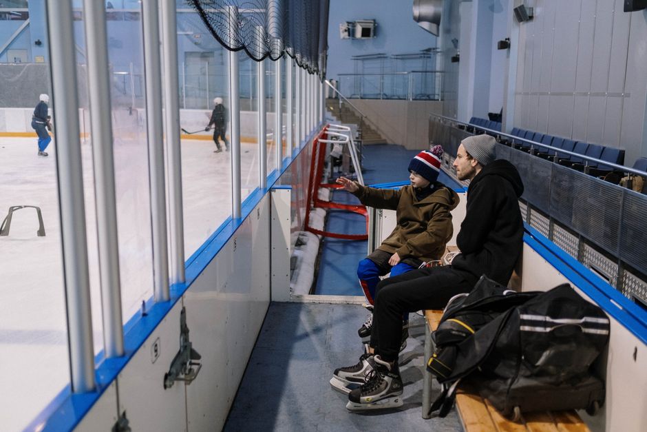 How to Deal With Toxic Sideline Parents at Youth Games