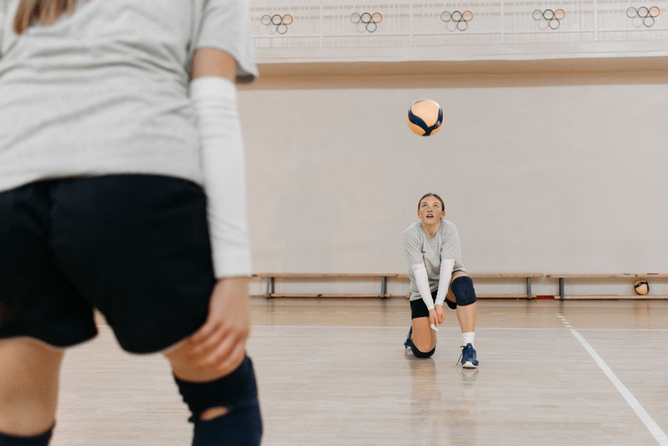 Volleyball serving for beginners