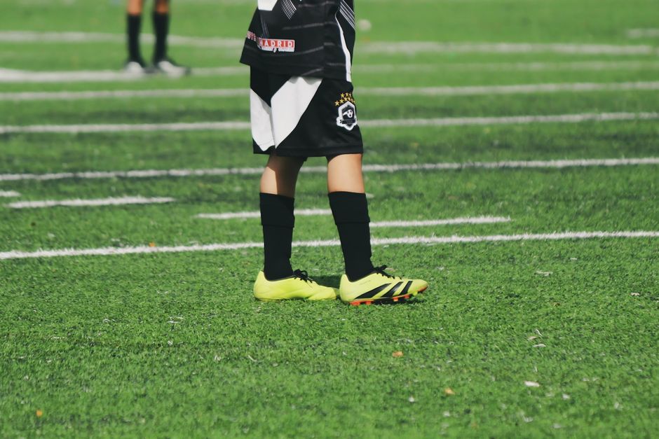 Youth soccer cleats