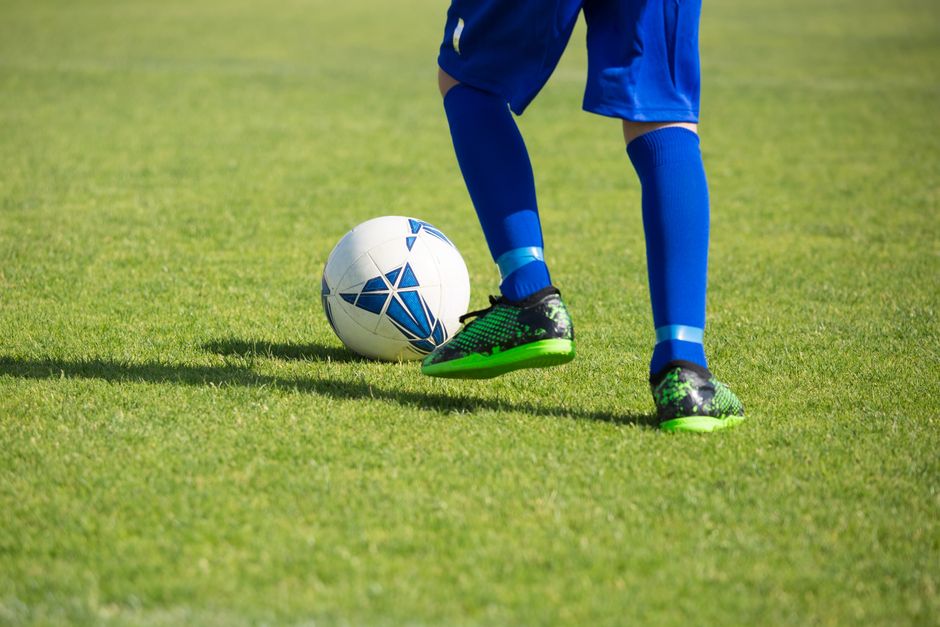 Youth soccer cleats