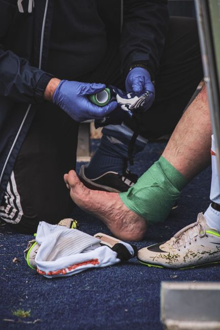 Home 11 Youth Sports Concussion: Signs Every Parent Must Know